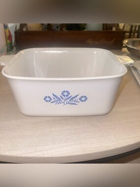 Vintage Corning Ware P-4-B Loaf Casserole Blue Cornflower 1 1/2 Quart